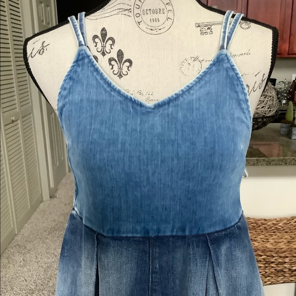 💙 Denim Jumpsuit 💙 - Picture 4 of 12